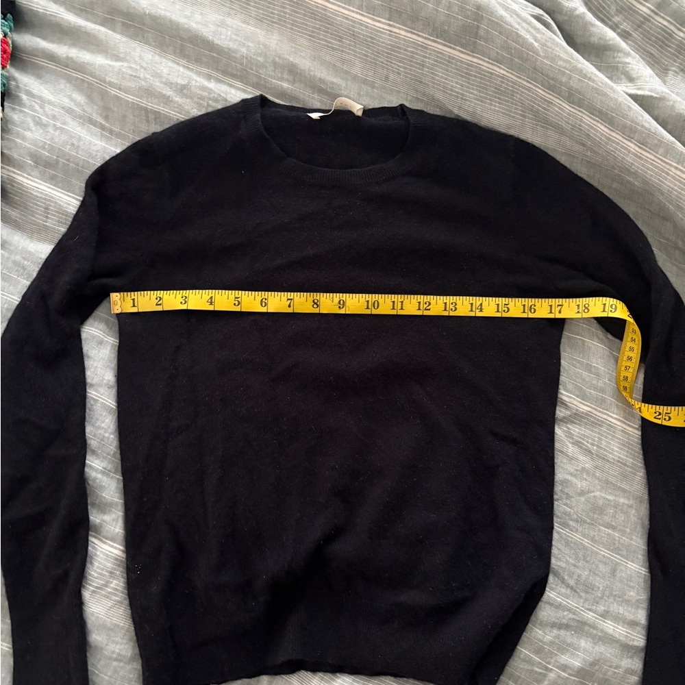 Everlane Women's Navy Cashmere Crew Neck Sweater - Picture 5 of 6